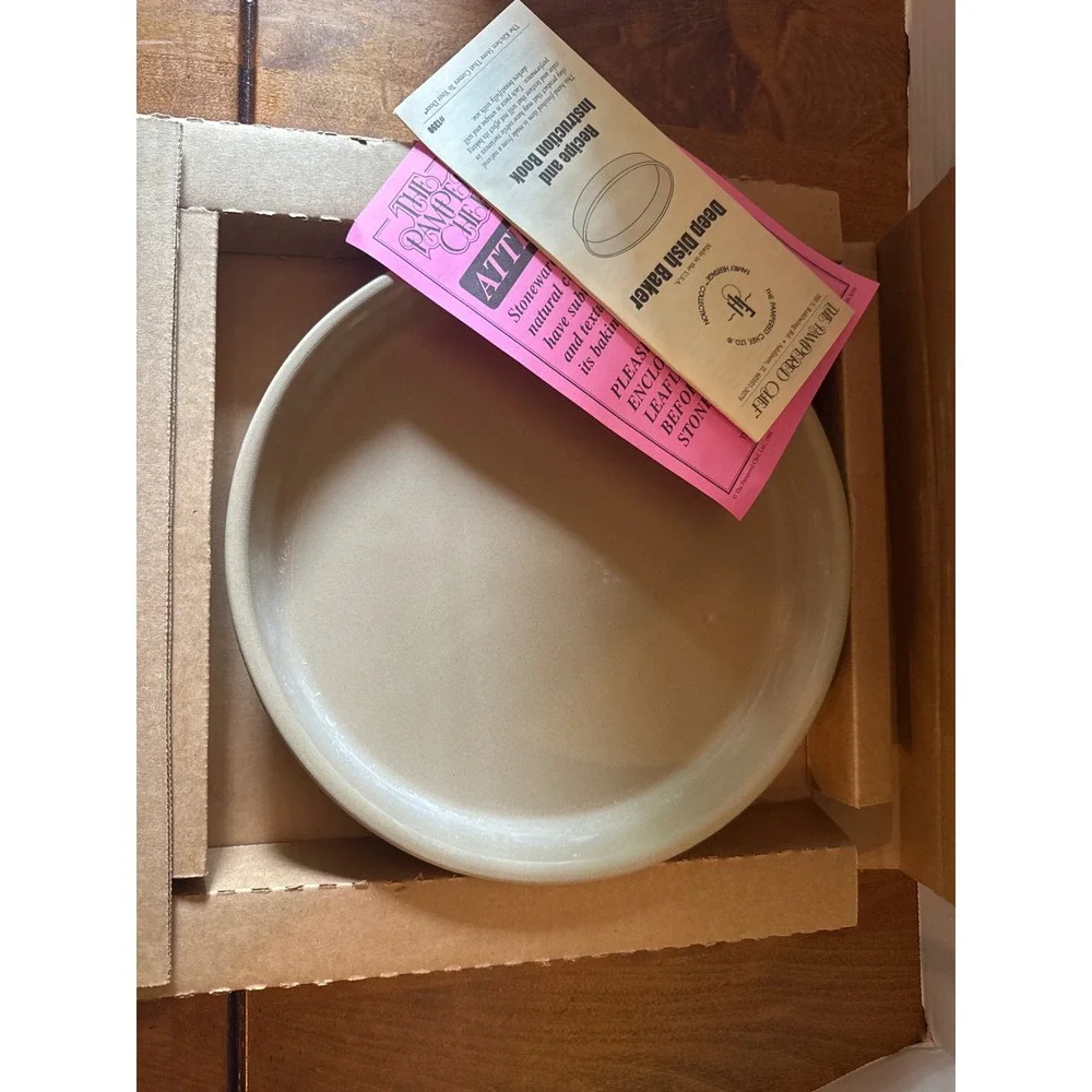 Pampered Chef Deep Dish Baker 1390 Family Heritage Collection Stoneware Tan USA